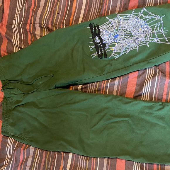 Gently used only worn a couple times
Official spider sweatpants size xl - Picture 2 of 2